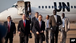 남수단 분리독립 기념식 참가를 위해 8일 수도 주바에 도착한 반기문 유엔 사무총장(사진 중앙)