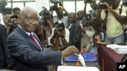 Mozambican President Armando Guebuza, voting elections 2009 (file photo)