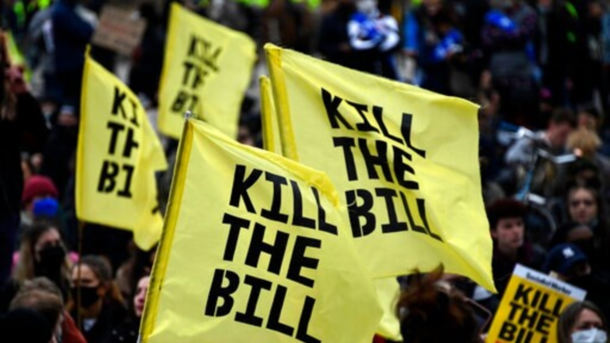 Scuffles Erupt In London As Thousands Join 'Kill The Bill' Rallies ...