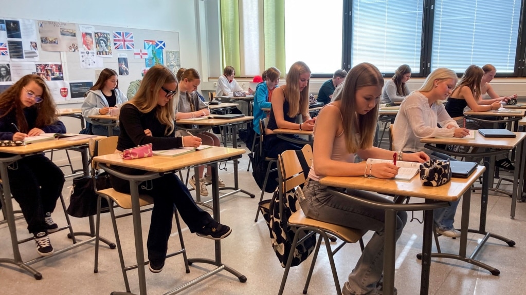 Finnish Students Go Back to School with Books, Not Screens