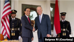 Presiden Jokowi ketika bertemu dengan Wakil Presiden AS Joe Biden di kediamannya Washington DC, AS, 27 Oktober 2015. (Foto: Courtesy/Setpres RI)