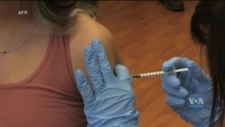 Адміністрація США із контролю за харчами та ліками надала дозвіл на екстрене використання додаткової дози вакцини Пфайзер. Відео