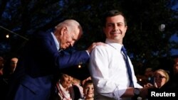 El precandidato demócrata Pete Buttigieg anuncia su apoyo a Joe Biden, tras decidir retirarse de la contienda, Ahora los republicanos buscan retomar una investigación de su hijo, Hunter Biden. 