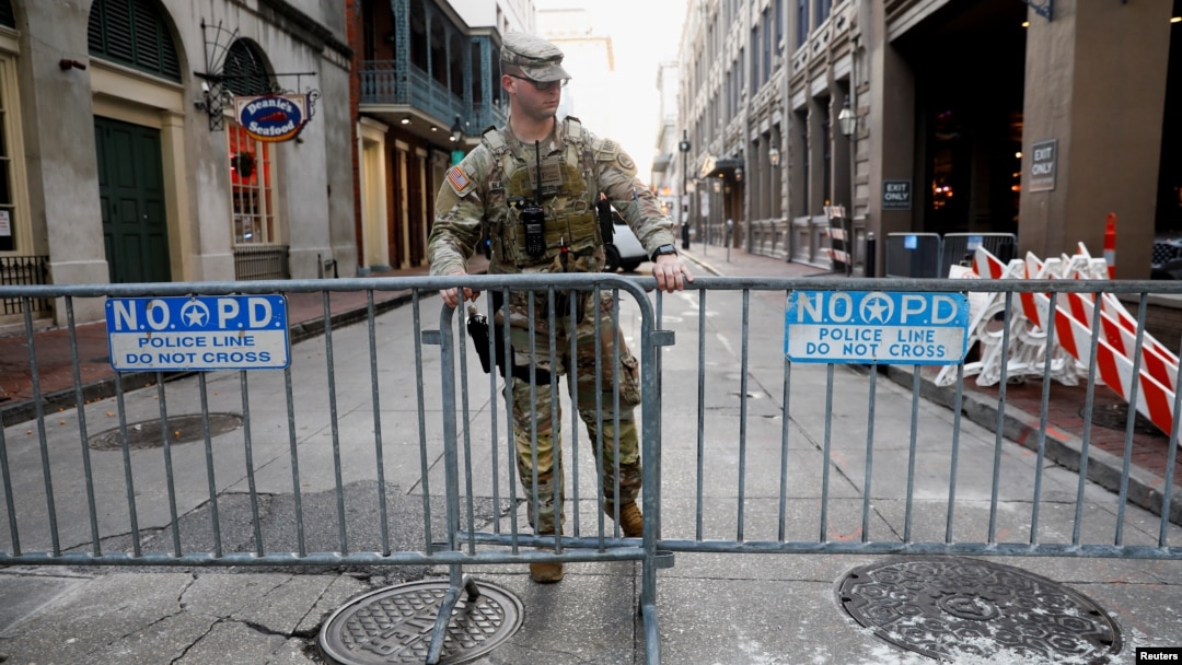 Pripadnici nacionalne garde na mestu napada u gradu Nju Orleansu (Foto: REUTERS/Octavio Jones)