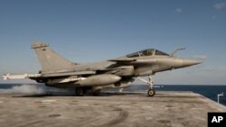 Το ΝΑΤΟ αναλαμβάνει την διοίκηση των επιχειρήσεων στη Λιβύη