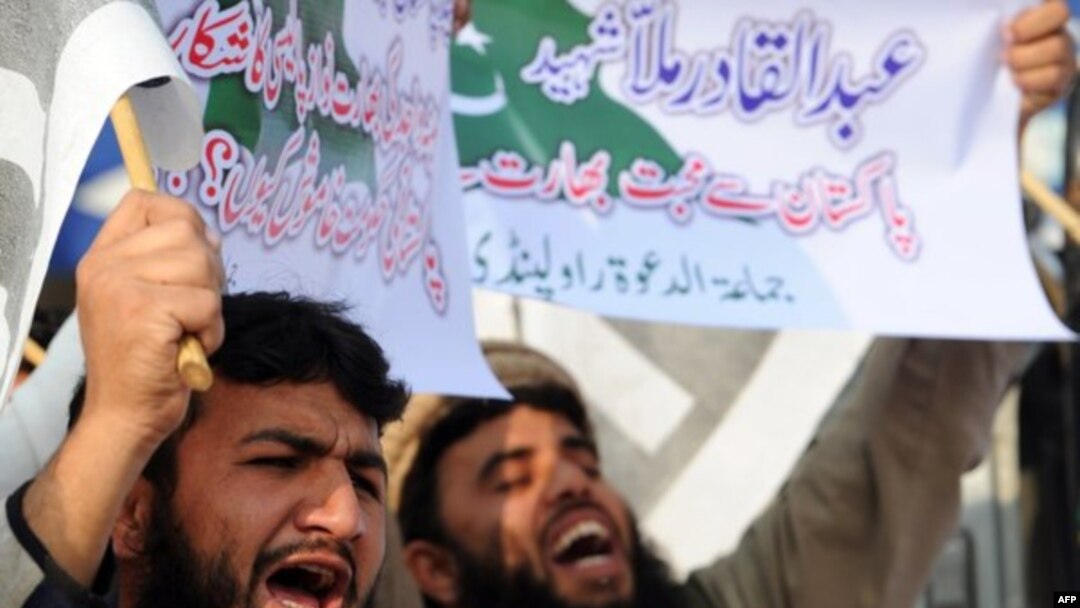  يو سينئر حکومتي چارواکي دپاکستان دانگريزۍ ژبې ورځپاڼې ايکسپريس ټريبون ته وئيلي دې لړ کې به باقاعده اعلان راتلونکو څو ورځو کې وشي.
