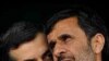 محمود احمدی نژاد بر سر دو راهی