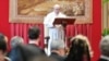 Папа Франциск призвал остерегаться славословий в адрес политических деятелей