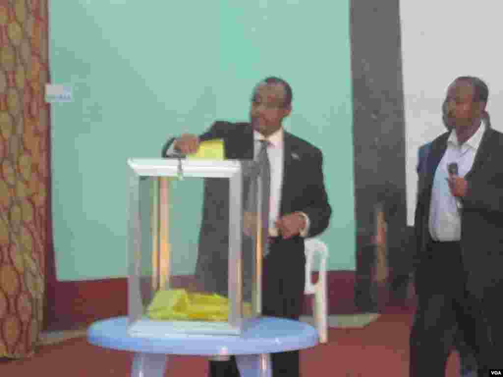 Xildhibaan C/weli Gaas oo coddeynaya