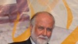 حسن حبیبی - بر خلاف دیگر یارانش در جبهه ملی ایران&nbsp; یار وفادار حکومت ایران باقی ماند. او که در تهیه اولین پیش نویس قانون اساسی جمهوری اسلامی که در آن نامی از ولایت فقیه وجود نداشت نقش داشت در دولتهای اکبر هاشمی رفسنجانی و محمد خاتمی ، معاون اول رییس جمهور بود و سر انجام بهمن سال ۱۳۹۱ در تهران درگذشت.