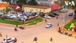 Soudan: une intersection routière chaotique, mais ordonnée, à Kampala