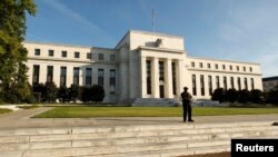 El edificio de la Reserva Federal en Washington es sede de la reunión de los que elaboran la política momentaria de EE.UU.