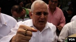 El ex presidente de facto de Honduras, Roberto Micheletti, fue cuestionado sobre sus acciones durante el pasado golpe de Estado ocurrido en su país en junio de 2009.