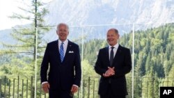 지난 6월 독일에서 열린 주요7개국 정상회의에 참석한 조 바이든 미국 대통령(왼쪽)과 올라프 숄츠 독일 총리.