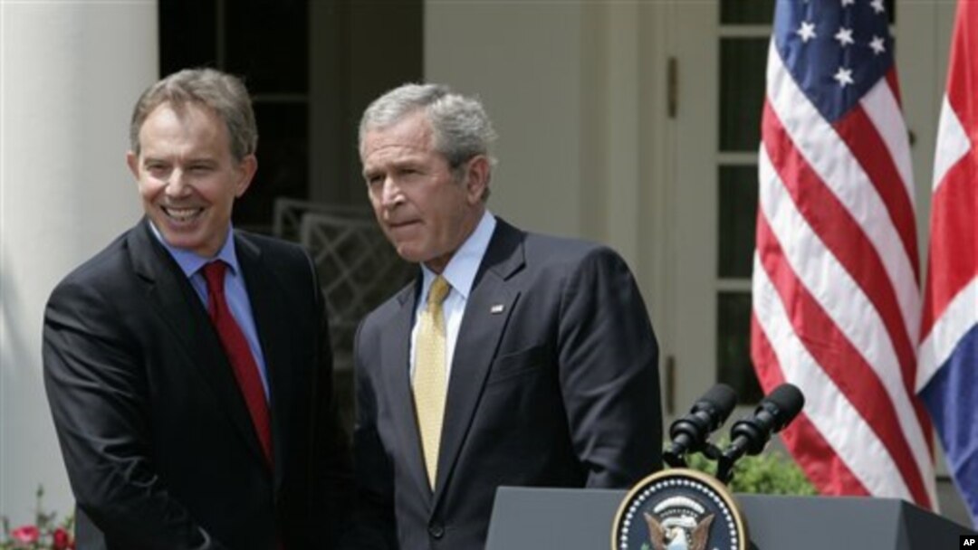 PM Inggris Tony Blair dan Presiden AS George Bush, dua pemimpin yang menentukan pecahnya Perang Irak untuk menggulingkan Saddam Hussein (foto: dok). 