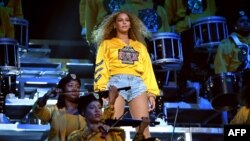 Beyoncé au Festival de musique et d’arts de Coachella Valley, 14 avril 2018, Indio, Californie. En juin 2020, la chanteuse a demandé au procureur général du Kentucky de poursuivre les trois policiers impliqués dans la mort de Breonna Taylor. (Larry Busacca/Getty Images)