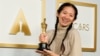 来自中国的赵婷2021年4月25日获得奥斯卡最佳导演奖。