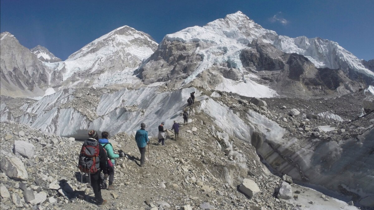 Climbers Near Everest Summit for First Time in 3 Years