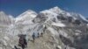 Des Népalais au sommet de l'Everest pour la première fois depuis trois ans