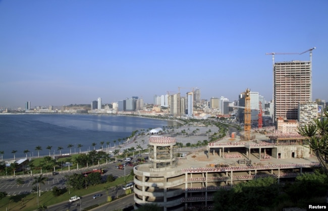 Vista geral da baía de Luanda a partir da fortaleza de S. Miguel