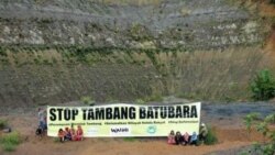Masyarakat Dayak Kalteng memrotes pembangunan pertambangan batu bara di daerahnya (foto: courtesy).