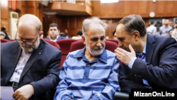 تصویری از نخستین جلسه محاکمه محمدعلی نجفی شهردار پیشین تهران به اتهام قتل همسرش میترا استاد