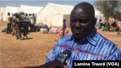 Yacouba Diandé, le porte-parole de ces déplacés à Barsalogho, au Burkina Faso, le 15 janvier 2019. (VOA/Lamine Traoré)
