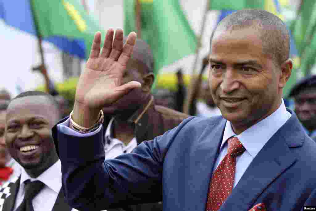 SAMEDI. RDC : les frondeurs dénoncent les menaces contre Moïse Katumbi. La plateforme des leaders de sept partis politiques de la majorité passés à l’opposition, le G7, met en garde le gouvernement pour les menaces contre Moïse Katumbi qu'elle soutient pour l’élection présidentielle devant se tenir en novembre. Le groupe lance en même temps un appel à la Mission des Nations unies en RDC (Monusco), lui demandant d’assurer la sécurité M. Katumbi. LIRE L'ARTICLE ICI. 