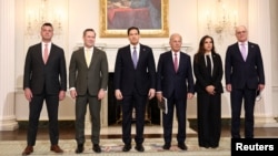 마르코 루비오가 2026년 4월 14일 워싱턴 국무부에서 라이터 이스라엘 대사, 모아와드 레바논 대사와 면담하고 있다.