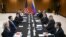 2026년 7월 23일 메트로 마닐라 파사이에서 열린 동남아시아국가연합(ASEAN·아세안) 외교장관회의 를 계기로 마코 루비오 미국 국무장관과(사진 왼쪽 가운데) 세르게이 라브로프 러시아 외무장관이 회담에 참석하고 있다.