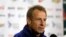 Jürgen Klinsmann lors d'une conférence de presse, USA, le 12 novembre 2015.  (AP Photo/Jeff Roberson)