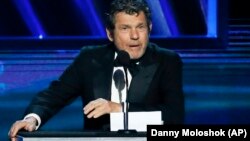 Le directeur du magazine Rolling Stone, Jann Wenner, donne un discours à Los Angeles, le 18 avril 2013.