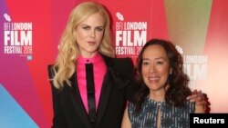 Nicole Kidman dan sutradara Karyn Kusama tiba di pemutaran perdana film "Destroyer" dalam Festival Film London di London, Inggris, 14 Oktober 2018.