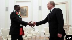 Uhambo Luka Mnangagwa Luzanceda Na Ilizwe leZimbabwe Eselibhidlika?