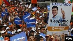 Para pendukung oposisi menyuarakan dukungannya dengan memadati Caracas saat diumumkannya pencalonan diri Leopoldo Lopez sebagai kandidat Presiden (foto:dok).