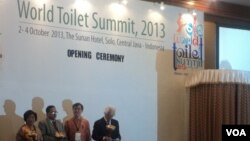 Upacara pembukaan World Toilet Summit di Solo, Jawa Tengah (2/10). (VOA/Yudha Satriawan) 