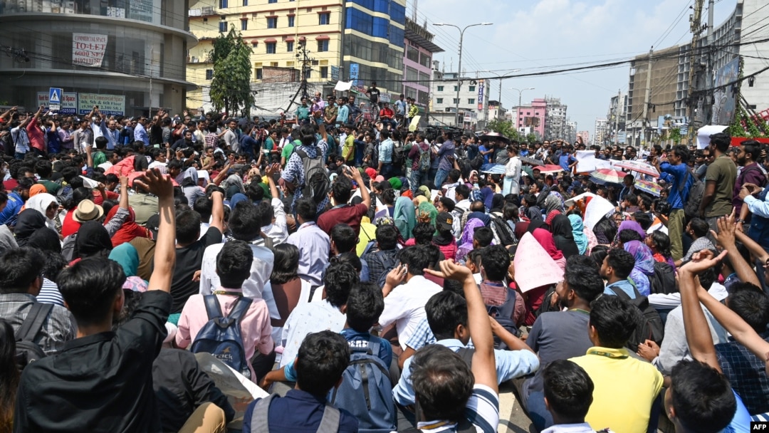 Bangladeshi students block a road during a protest in Dhaka on March 20, 2019, following the death of a student in a road accident on March 19.