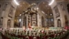 Obispos y cardenales durante la misa de apertura del Sínodo de Obispos en la Basílica de San Pedro, en el Vaticano.