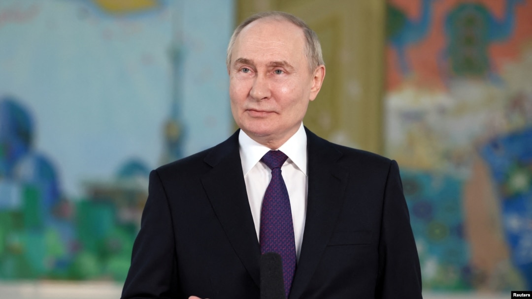 Presiden Rusia Vladimir Putin menghadiri konferensi pers di Tashkent, Uzbekistan, pada 28 Mei 2024. (Foto: Sputnik/Mikhail Metzel/Pool via Reuters)