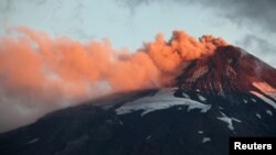 El Calbuco es el segundo volcán chileno en hacer erupción, tras el Villarrica hace algunas semanas.