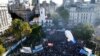 Masiva protesta universitaria desafía recortes de Milei en Argentina