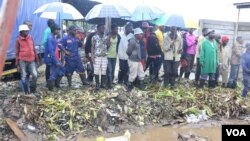 Kudya michero nemiriwo inenge isina kubatwa neutsanana ndeimwe yenzira dzinonzi dzinokonzeresa chirwere che typhoid.