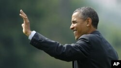 El padre de Obama nació en Kenia y la madre es una estadounidense blanca de Kansas.
