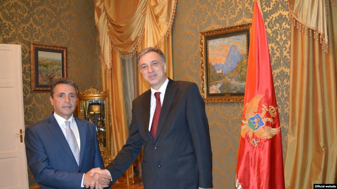 Predsednik Crne Gore Filip Vujanović u rezidenciji na Cetinju primio je akreditivna pisma ambasadora Kosova Skendera Durmišija (crna.gora.me)