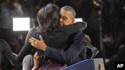 El abrazo de los Obama fue el más republicado en la red de Twitter. Destacado.