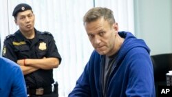 Alexei Navalny, de 43 años, fue ingresado al hospital de urgencia el domingo 28 de julio de 2019 tras ser trasladado de la cárcel, donde cumple una sentencia de 30 días por violar duras leyes contra protestas.