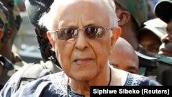 Ahmed Kathrada, un activiste sud-africain anti-apartheid, à Bloemfontein, Afrique du sud, le 8 janvier 2012.