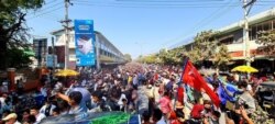 အာဏာသိမ်းမှုကို ဆန့်ကျင်ဆန္ဒပြ မုံရွာမြို့မြင်ကွင်း။ (ဖေဖော်ဝါရီ ၀၇၊ ၂၀၂၁)