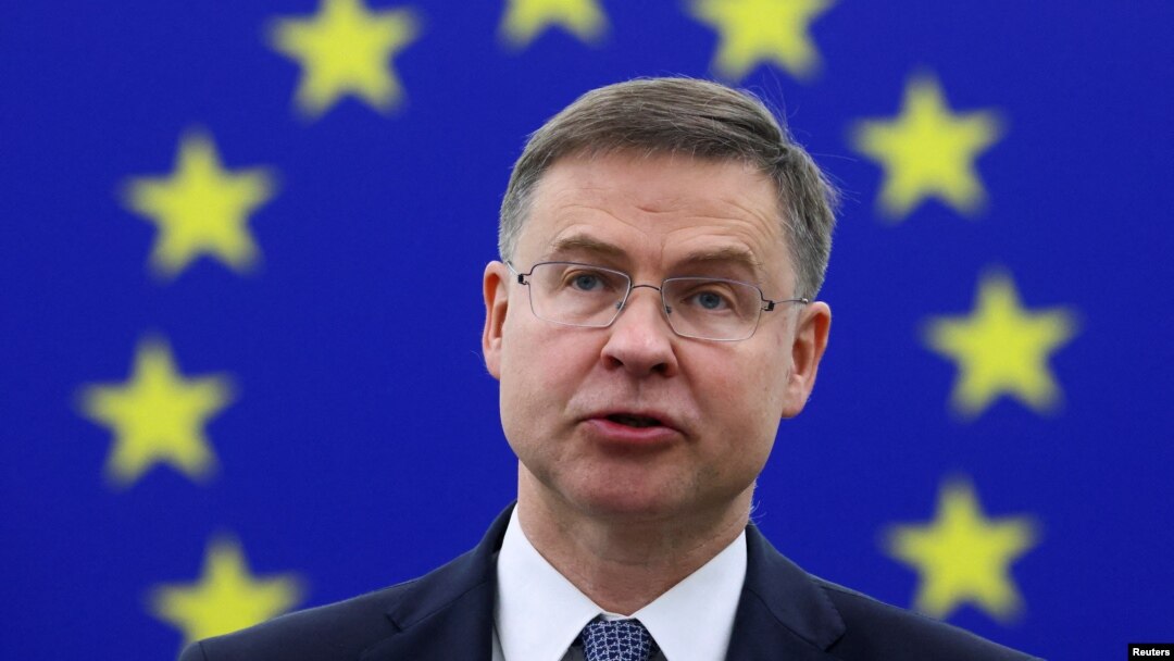 Yevropa Komissiyasi raisi o'rinbosari Valdis Dombrovskis e'lon qilishicha, falastinliklar uchun yuborilayotgan ko'mak egasini topmoqda, XAMASga bormayapti 