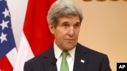 Ngoại trưởng Hoa Kỳ John Kerry nói chuyện tại một cuộc họp báo ở Jakarta, Indonesia, 17/2/14
